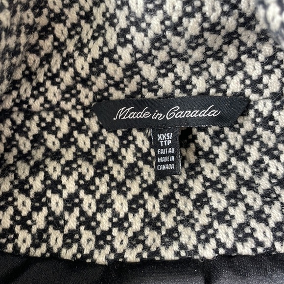 Black and cream wool coat size xxs. - Picture 2 of 3